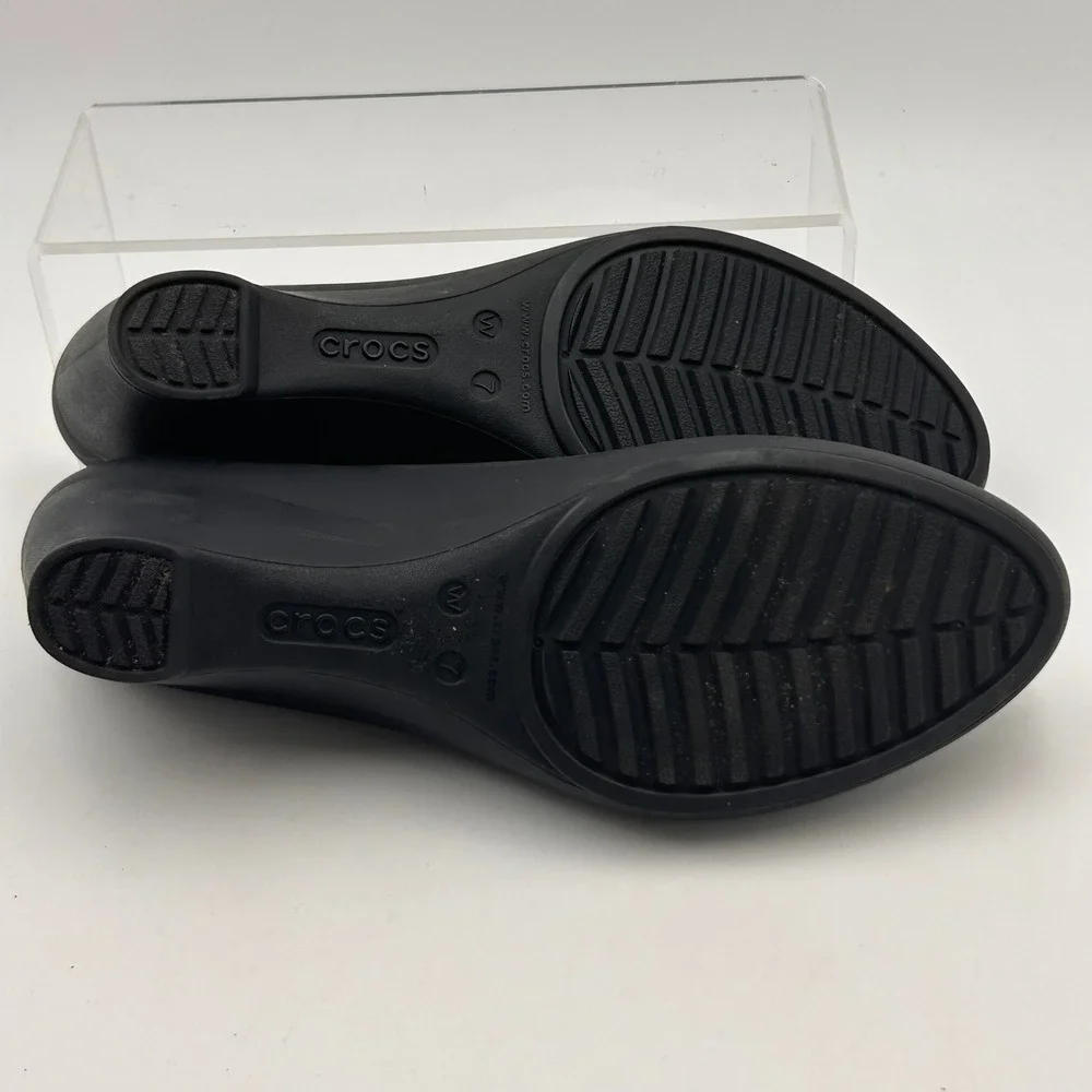 Crocs Lina Wedge Women 7 Black Low Heel Pump Dual Comfort 203408 Office Work